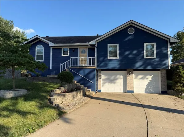 528 NE Wood Ct, Blue Springs, MO 64014
