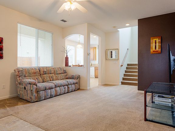 2nd image of 2794 Stonegate Dr