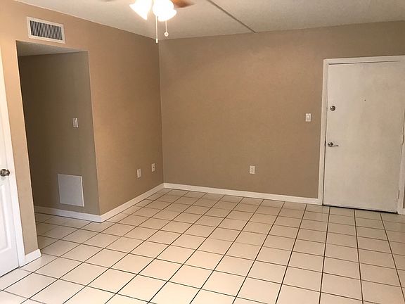 4th image of 2045 Hyde Park St #2023-03