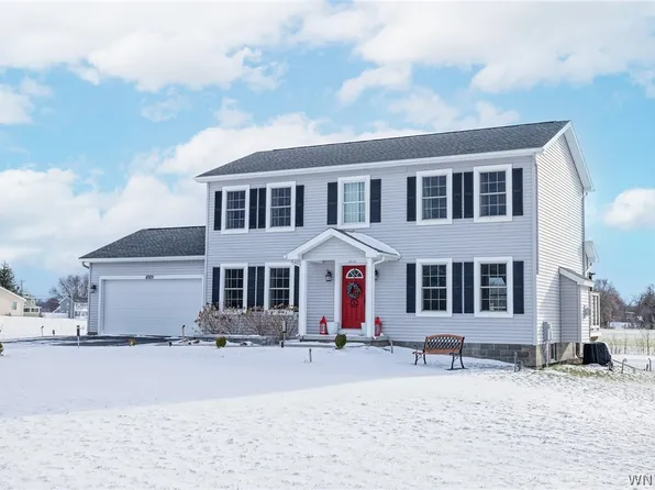 8929 Clipnock Rd, Stafford, NY 14143