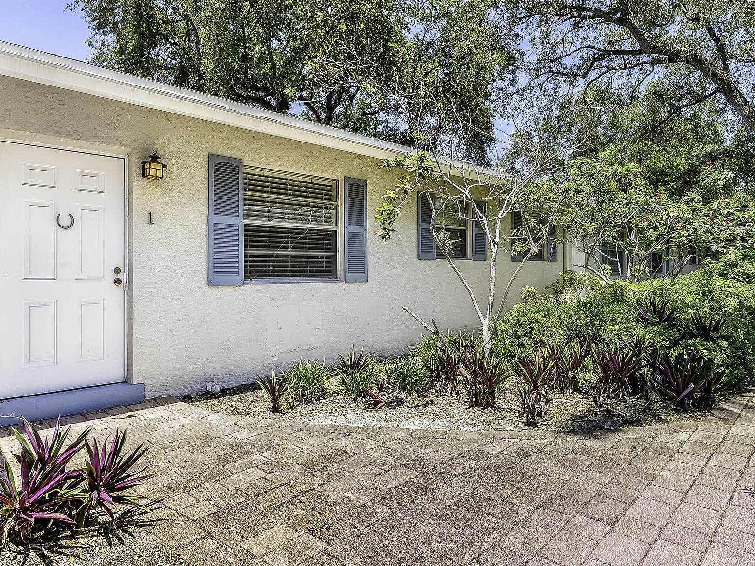 2 bed, 1.0 bath, 607 sqft, $2,000 — Photo 2