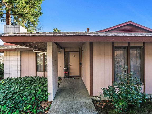 5th image of 238-240 Camelback Rd