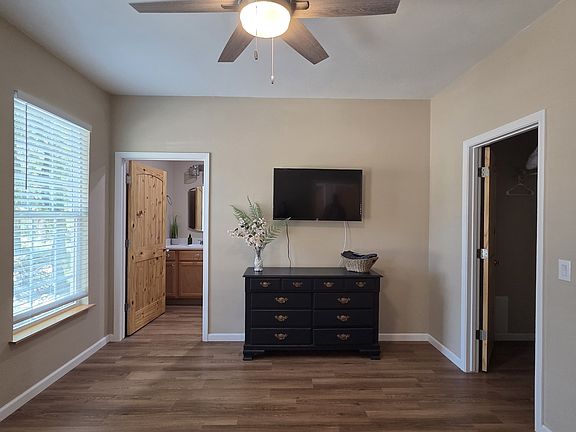 3rd image of 3461 Tanglewood Trl
