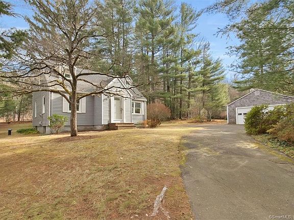 2nd image of 608 Oakwood Dr