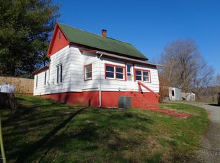 9 Howard St, Grantsburg, IL 62943