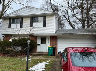30114 Stockton Ave, Farmington Hills, MI 48336