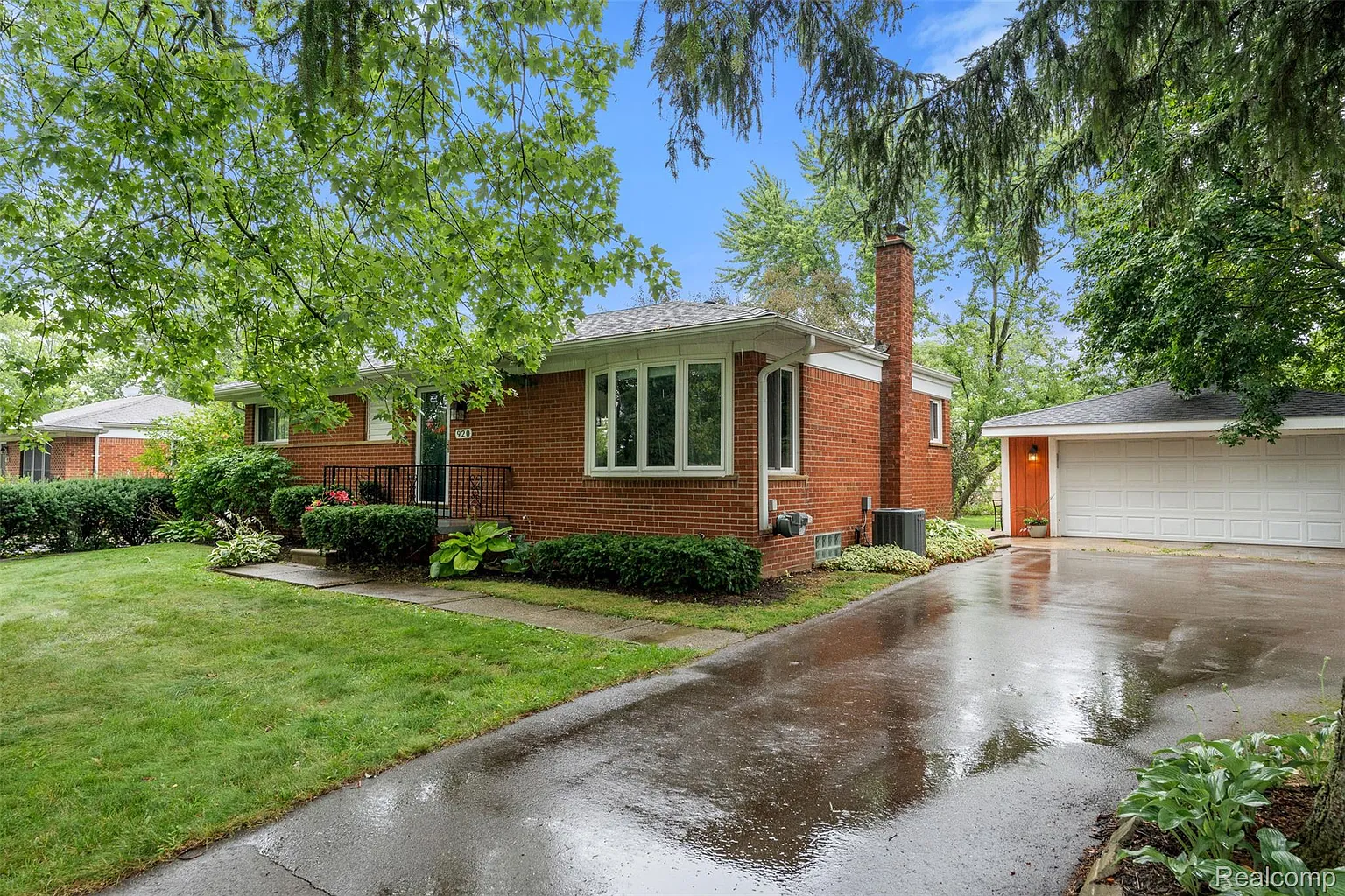 920 Elira Rd photo 1
