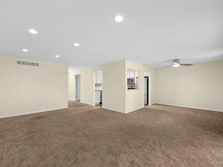4911 Oak Hill Dr #3 — Photo 9