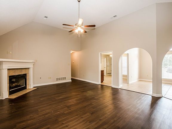 3rd image of 1438 Clockshop Dr