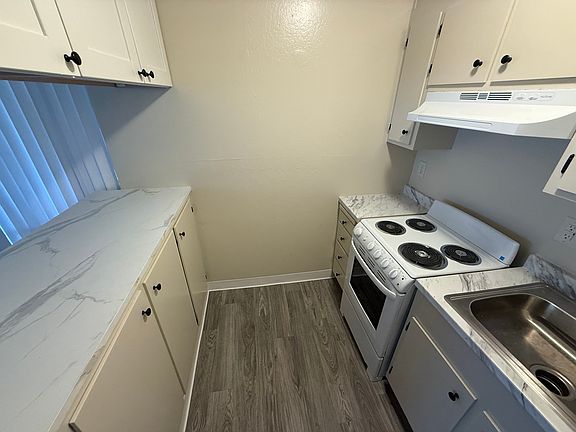3rd image of 1040 El Camino Real #101