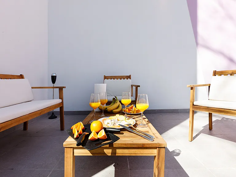 Saffron Apartments — Photo 27