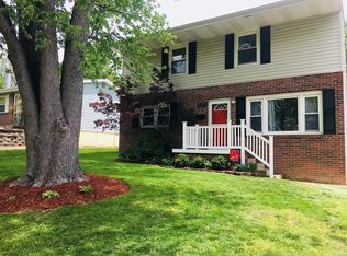 432 Rosedale Ter, Ballwin, MO 63021