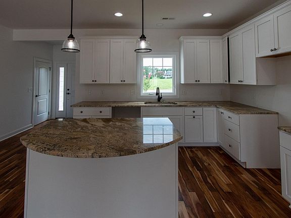 3rd image of 1046 Grandset Dr