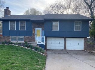 14812 Pine View Dr, Grandview, MO 64030