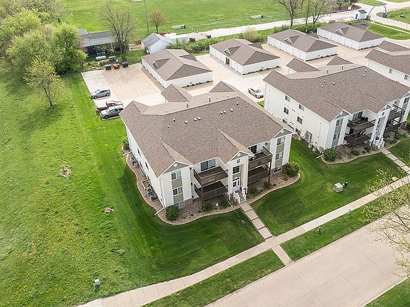 3rd image of 6520 Creekside Dr NE Unit 11