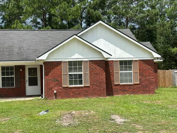 166 NE Jamey Ln, Hinesville, GA 31313