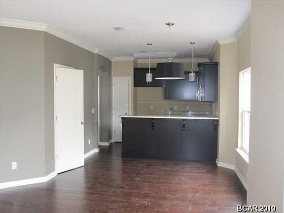 4th image of 2605 Oakmont Dr