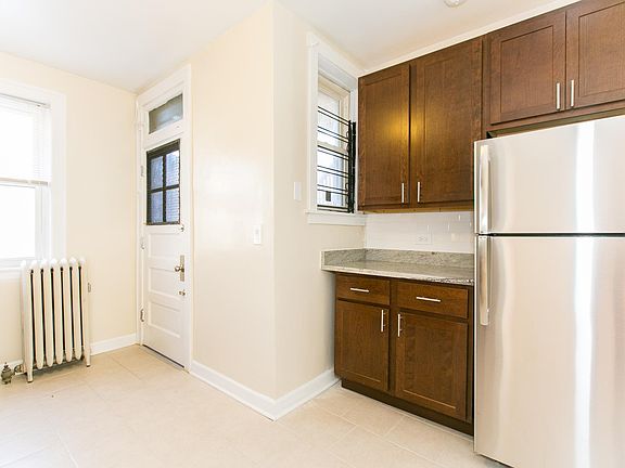 2nd image of 4859 N Paulina St #A_1