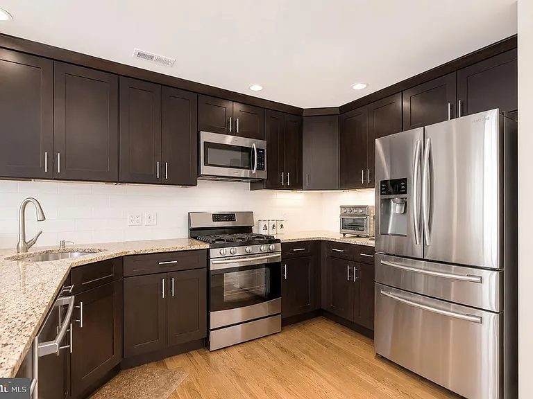 4 Regency Ct — Photo 13