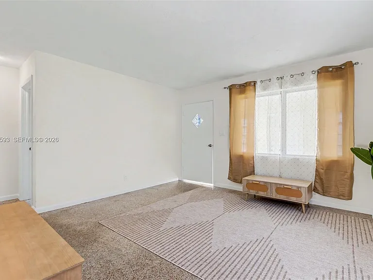 616 NW 3rd Ct — Photo 9