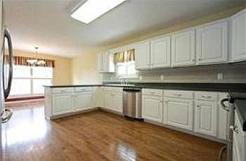 4th image of 711 Shady Grove Dr