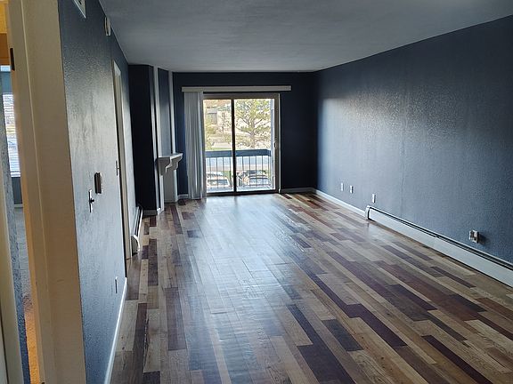 2nd image of 3154 Lakeside Dr APT 302