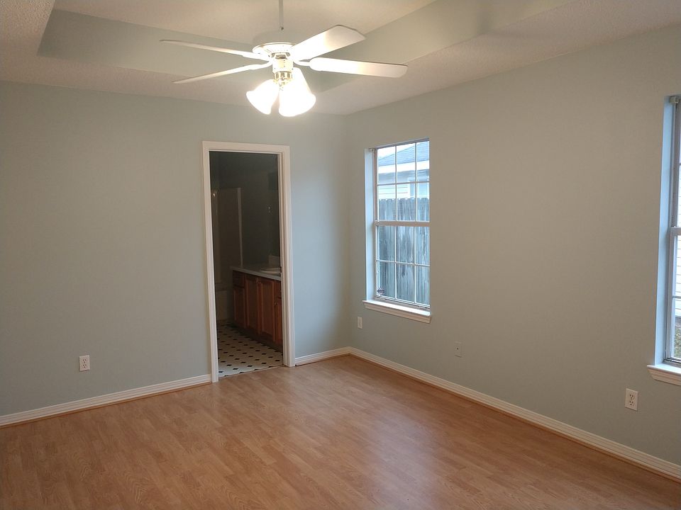 2nd image of 2052 Post Oak Ct