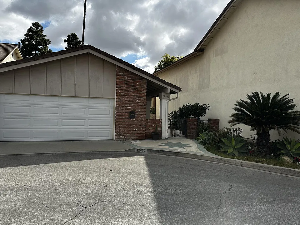 12472 Interior Cir