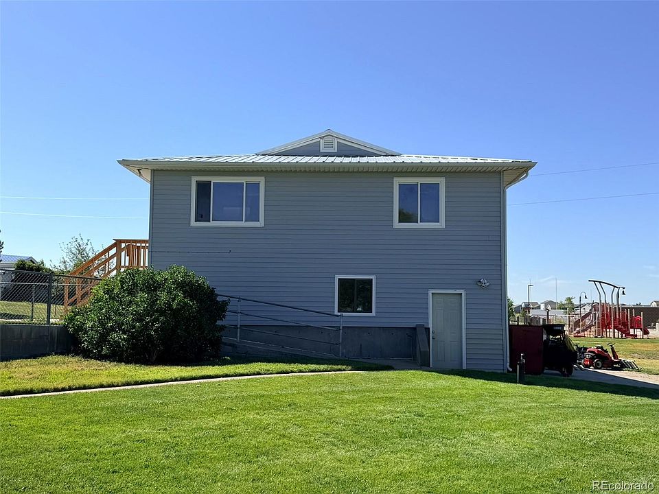 1st image of 140 3rd Avenue