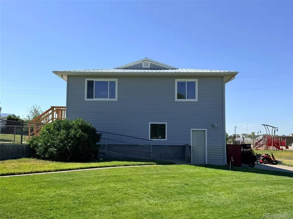 140 3rd Avenue, Deer Trail, CO 80105