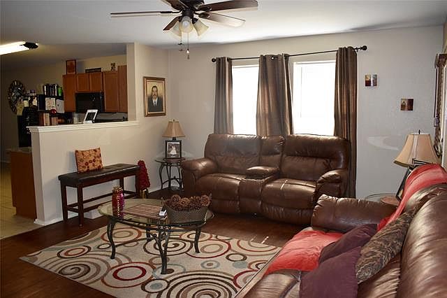 2nd image of 120 Pintail Ln