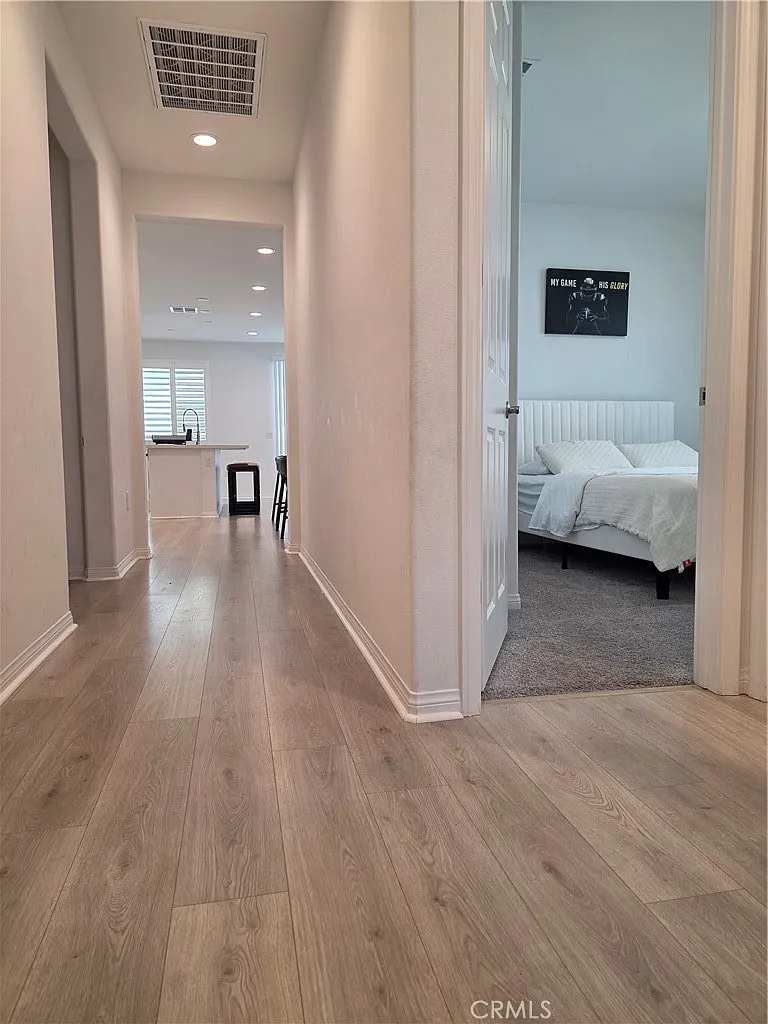 3 bed, 1467 sqft, $3,300 — Photo 2