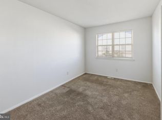 22 Lawrence Ct, Sicklerville, NJ 08081