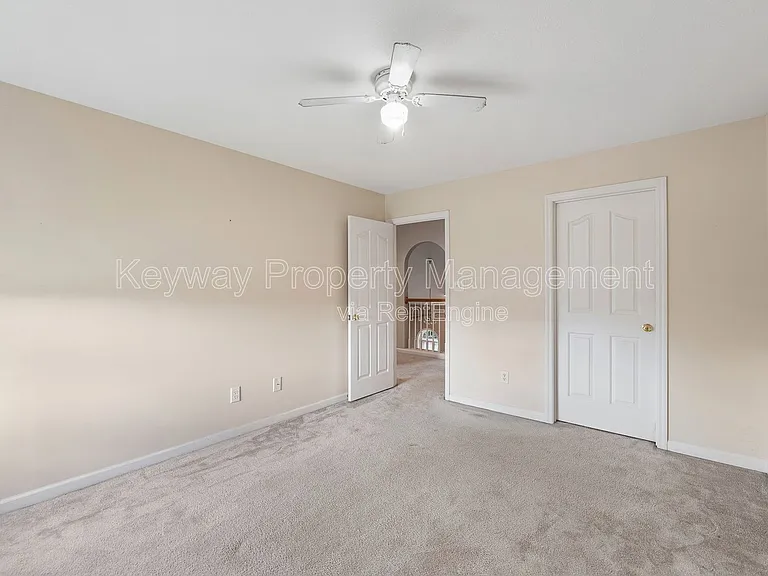 4890 Somerset Dr — Photo 22