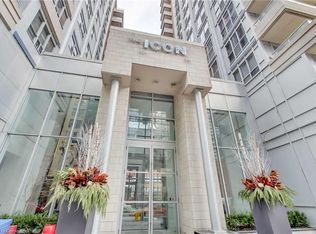 270 Wellington St W #409, Toronto, ON