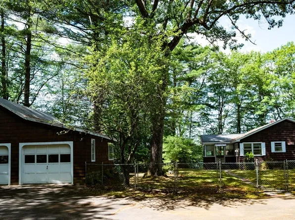 320 Fort Pond Rd, Lancaster, MA 01523