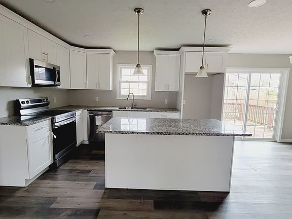 4th image of 595 Lakeridge Dr SE