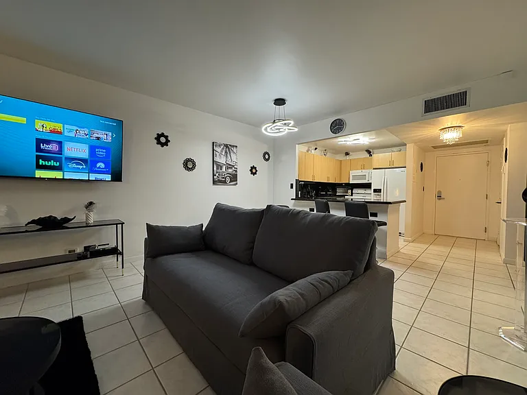 2301 Collins Ave #817 — Photo 15