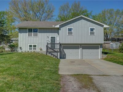 16012 Lawrence Ave, Belton, MO, 64012