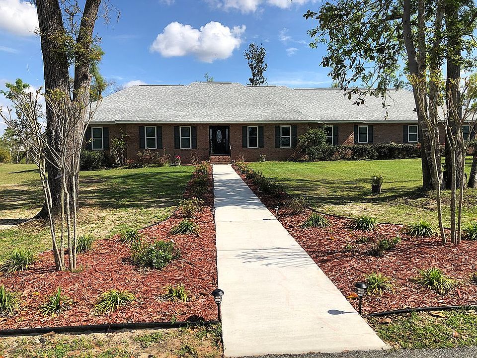 Waterfront home on culdesac 