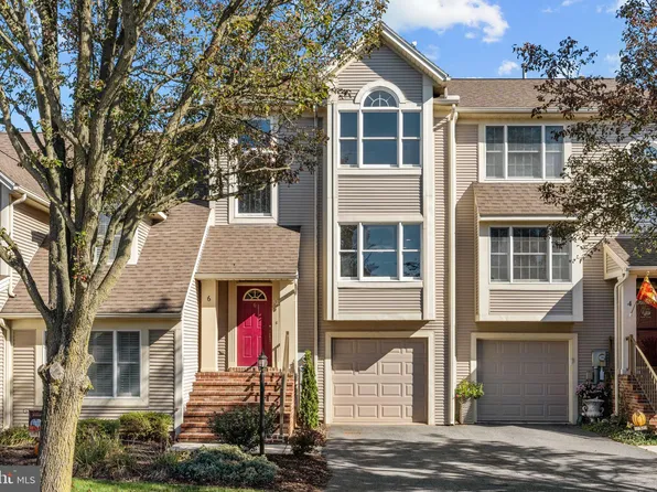 6 Liberty Ct, Carlisle, PA 17015