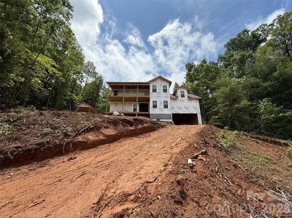 399 Huntington Woods St SE, Lenoir, NC 28645