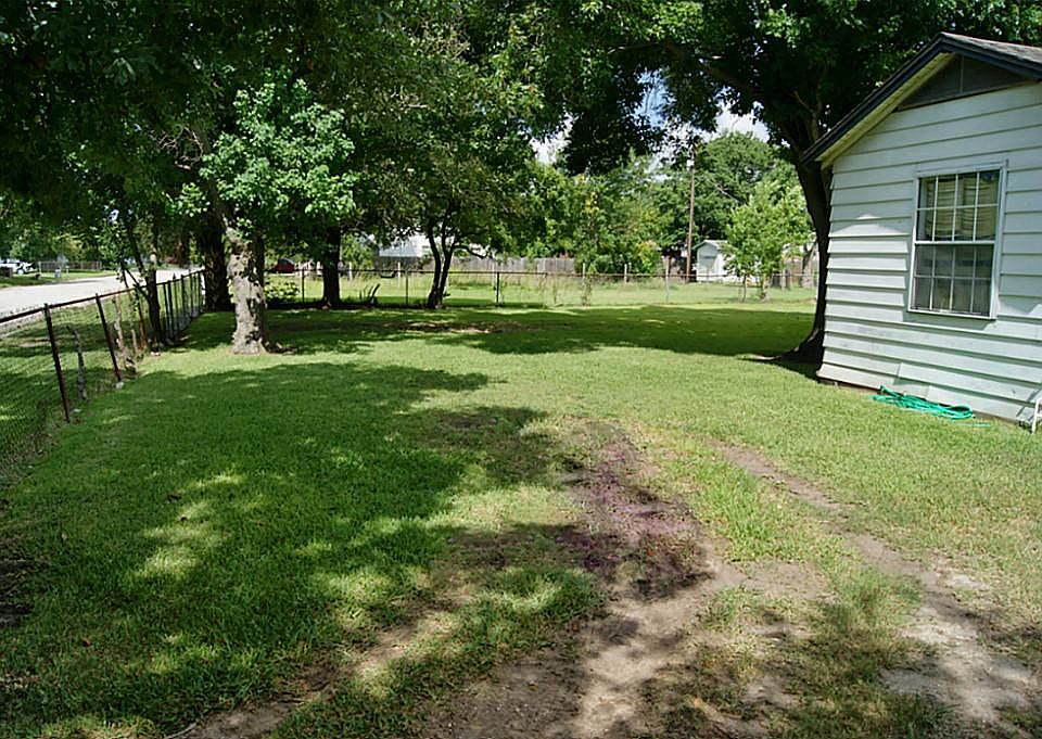 1st image of 2326 28th Ave N