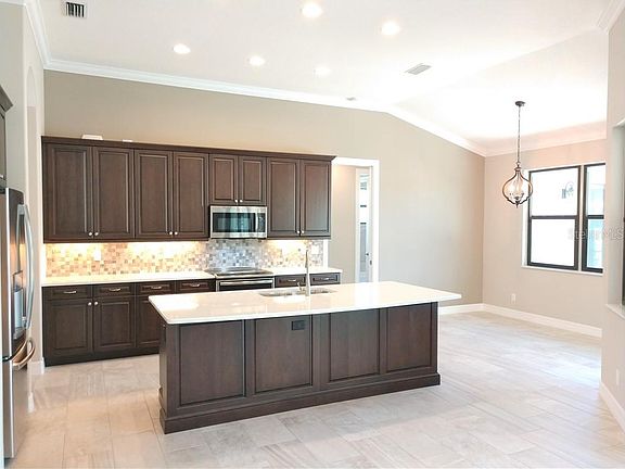 5th image of 332 Coral St Unit 3