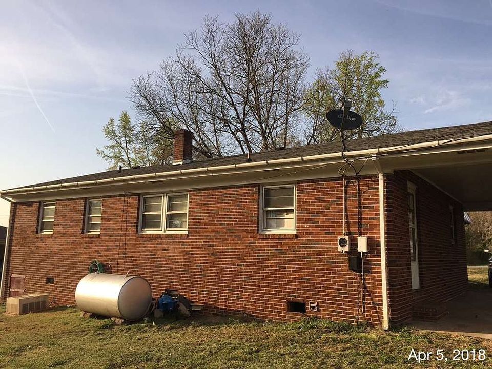 2nd image of 113 Basin Dr