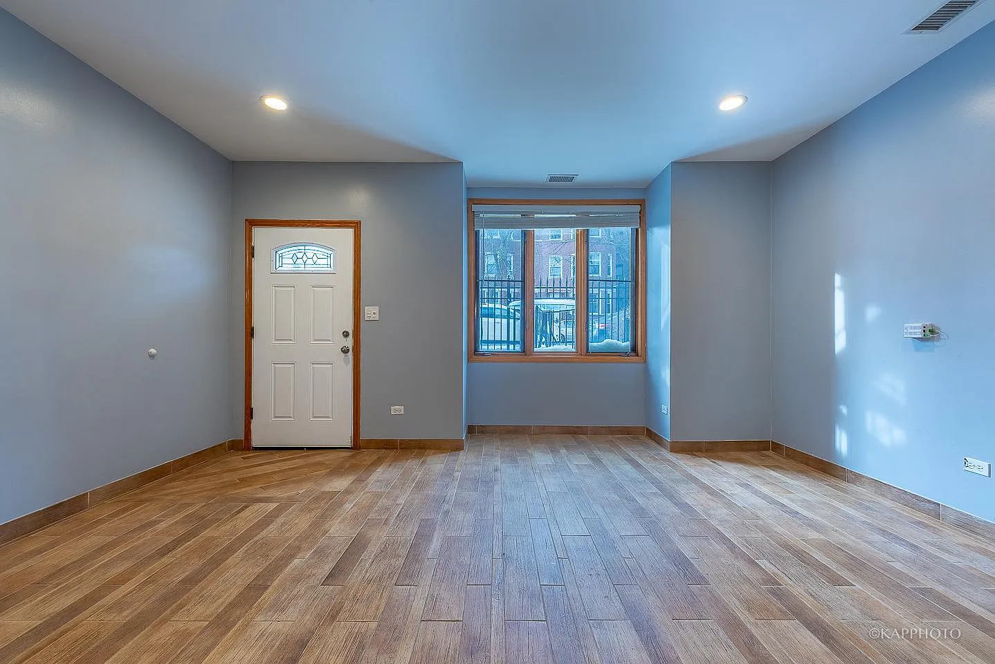 3 bed, 1170 sqft, $2,600 — Photo 3