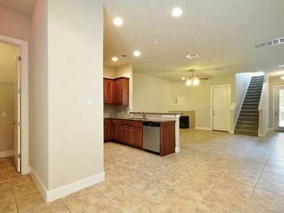 5th image of 5405 Woodrow Ave #A