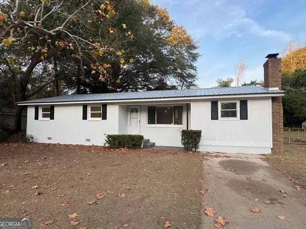 110 Pinecone Dr, East Dublin, GA 31027