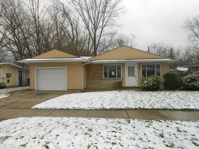 457 Lakewood Blvd photo 1