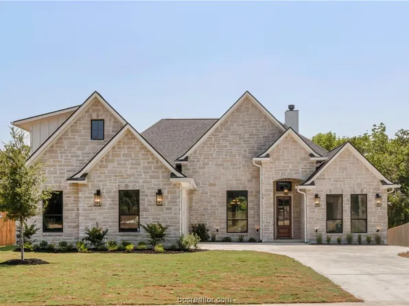 4662 River Valley Dr, Bryan, TX 77808
